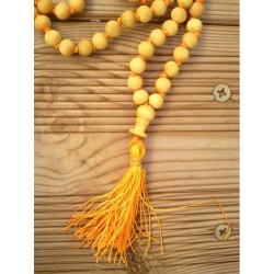 MALA TIBETAIN BOIS DE SANTAL ODORANT 8mm noeuds orange