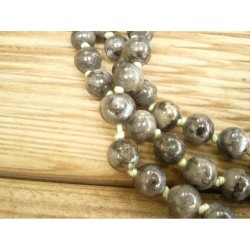 MALA TIBETAIN EN LABRADORITE noire ou Larvikite 8-8.5mm noeud