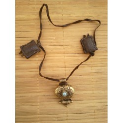 Pendentif Collier Tibétain Gao ou Ghau laiton