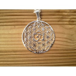 Pendentif Fleur de vie argenté Aum avec chaine