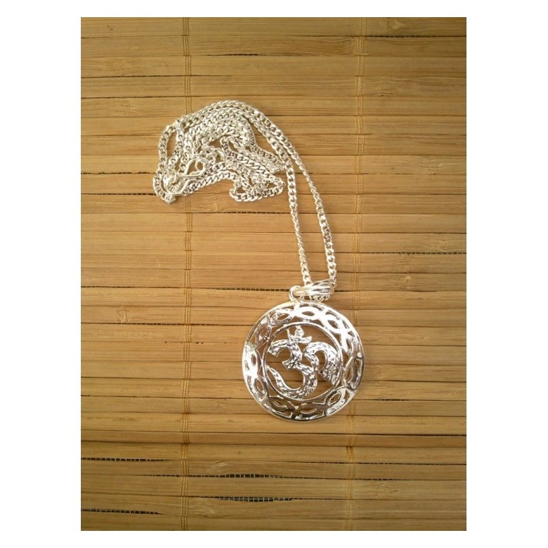 Pendentif Aum Rond argenté