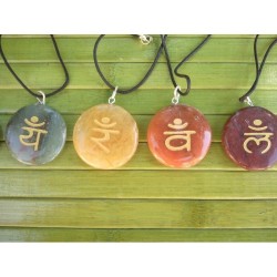 set de 7 pendentifs gravés pour chakras