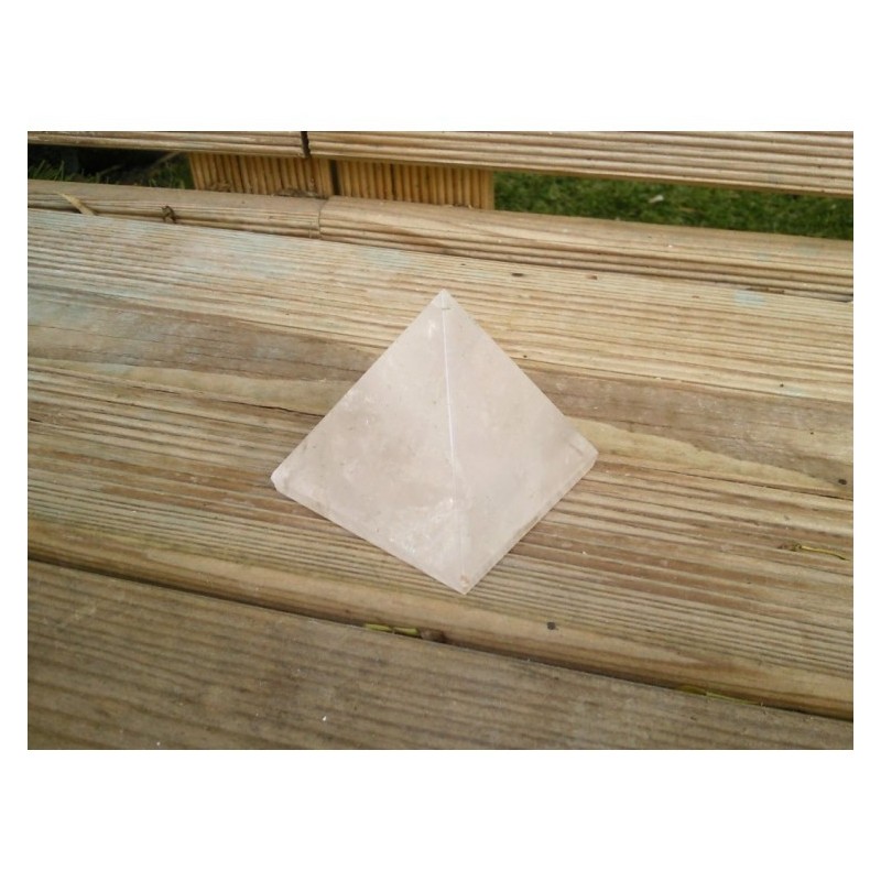 Pyramide Cristal de Roche 127grs 49.6mm