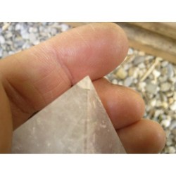 Pyramide Cristal de Roche 127grs 49.6mm