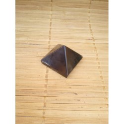 Pyramide  en Agate Noire