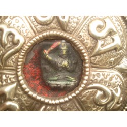 Reliquaire Tibétain Gao ou Ghau cuivre 8.8cm