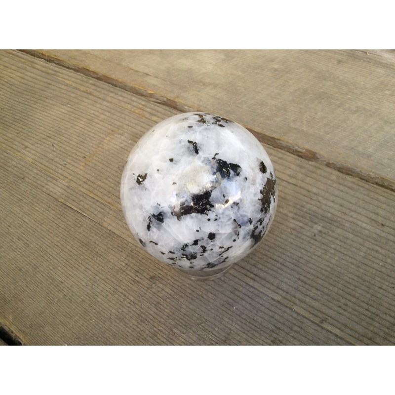 Sphère en Labradorite blanche ou Pierre de Lune rainbow 59.5mm 302grs