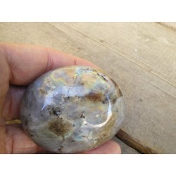 Galet en Labradorite 112grs 60.5mm