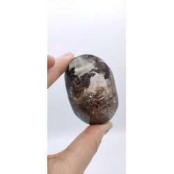 Galet en Quartz Chamane Lodolite 114grs 63.2mm