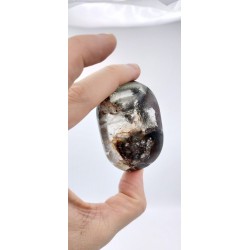 Galet en Quartz Chamane Lodolite 114grs 63.2mm