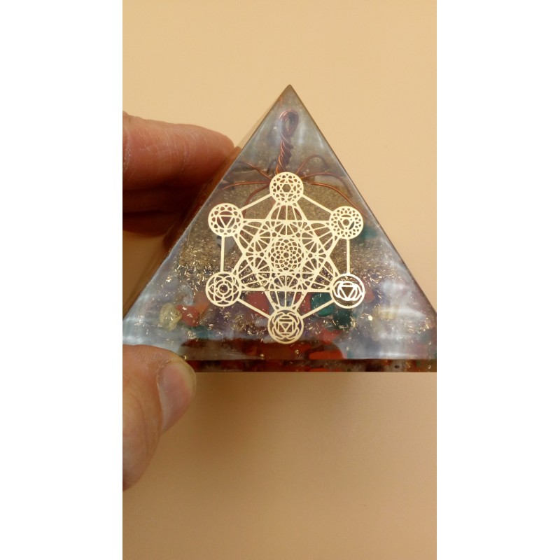 Orgonite Pyramide  Métatron chakra