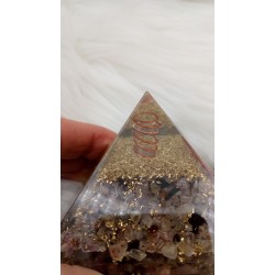 Orgonite Pyramide multi Tourmaline 75mm