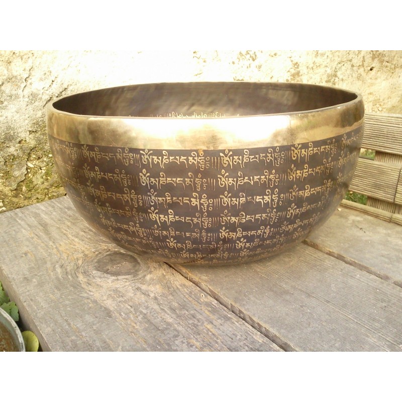 Bol Chantant Tibétain 7 métaux - Bol Tibétain Artisanal, Fait main au Népal  + Coussin + Maillet eois + Boite Lokta - Méditation 31 - Cdiscount  Instruments de musique