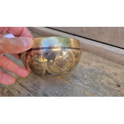 Bol Tibétain 7 métaux gravé 461grs Tara blanche