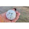 Sphère en Labradorite blanche ou Pierre de Lune 235grs 55mm
