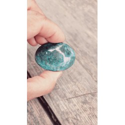 Galet en Apatite bleue 54grs 47mm