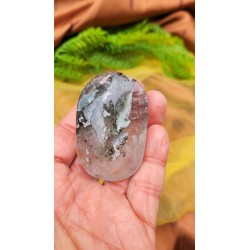 Galet en Quartz Chamane Lodolite 92grs 62mm