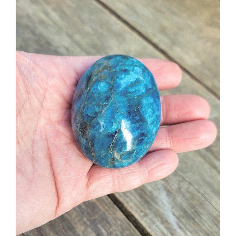 Galet en Apatite bleue 180grs 64mm